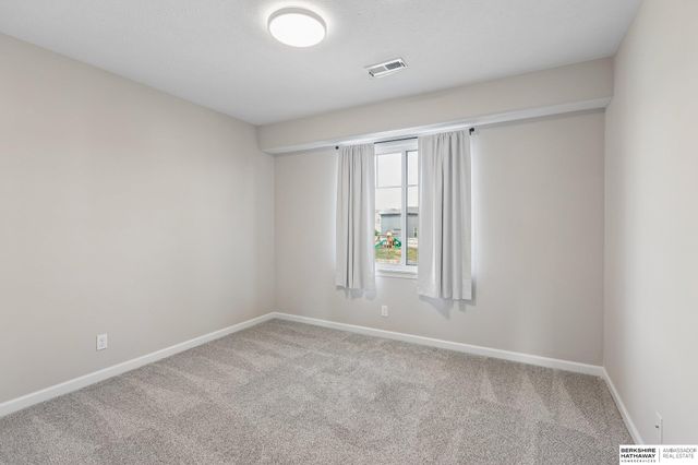 11161 Sunburst Drive, Papillion, NE 68046