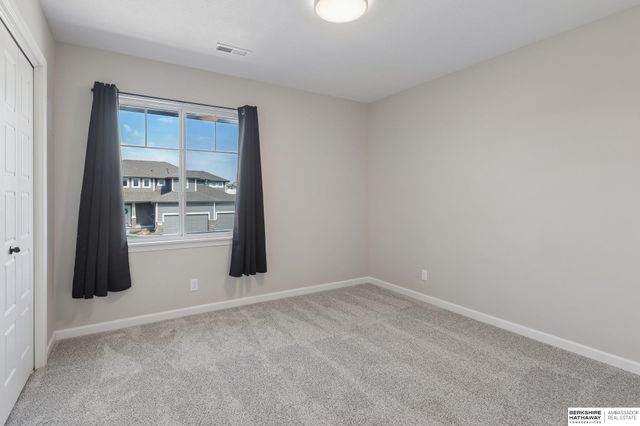 11161 Sunburst Drive, Papillion, NE 68046