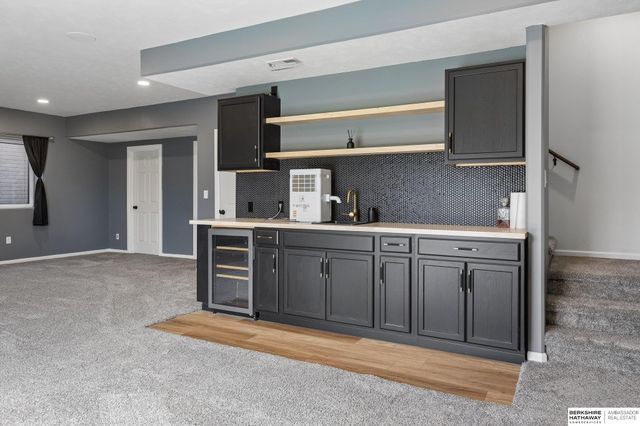 11161 Sunburst Drive, Papillion, NE 68046