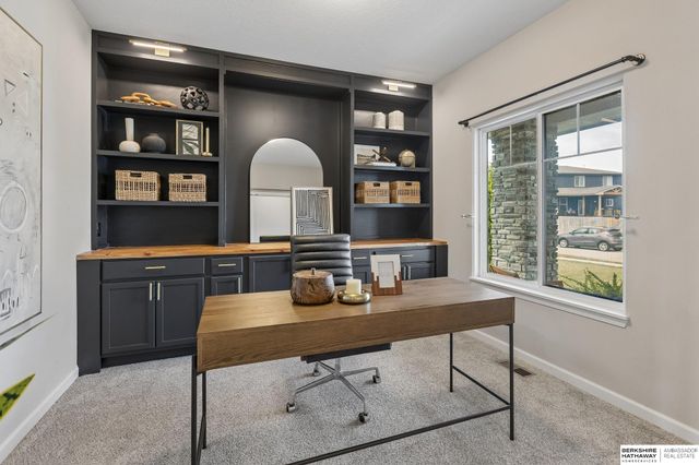 11161 Sunburst Drive, Papillion, NE 68046