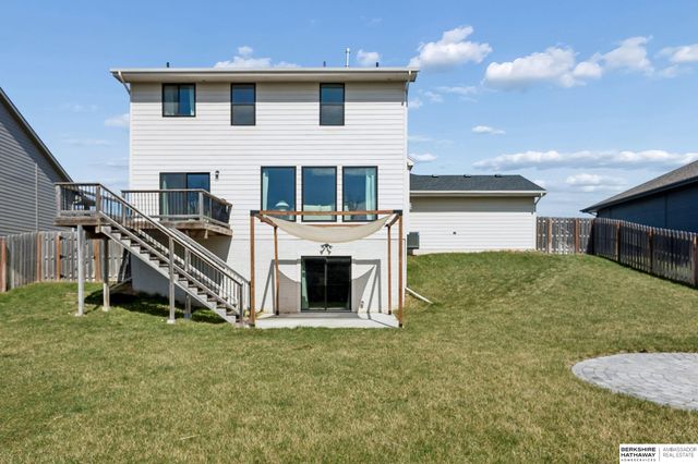 11161 Sunburst Drive, Papillion, NE 68046