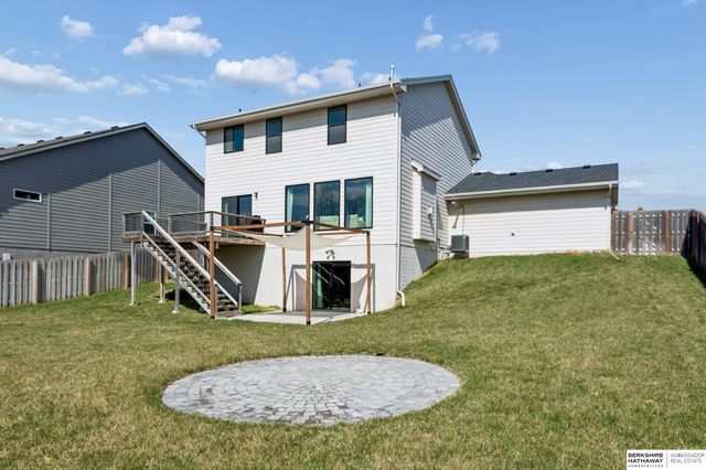 11161 Sunburst Drive, Papillion, NE 68046