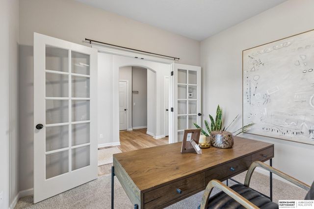 11161 Sunburst Drive, Papillion, NE 68046