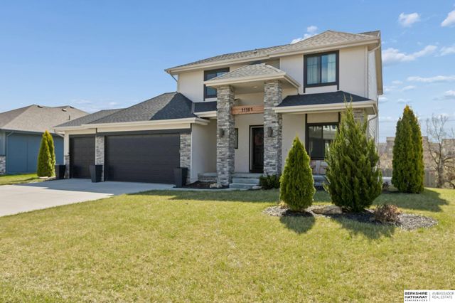 11161 Sunburst Drive, Papillion, NE 68046