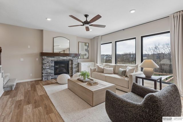 11161 Sunburst Drive, Papillion, NE 68046