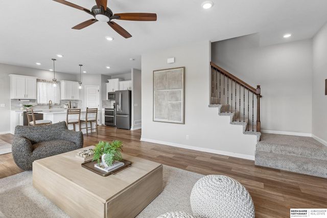 11161 Sunburst Drive, Papillion, NE 68046