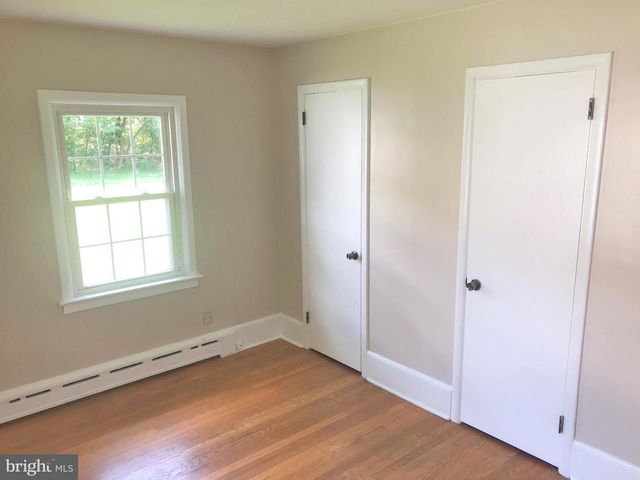 2060 BRIDGE RD, Schwenksville, PA 19473