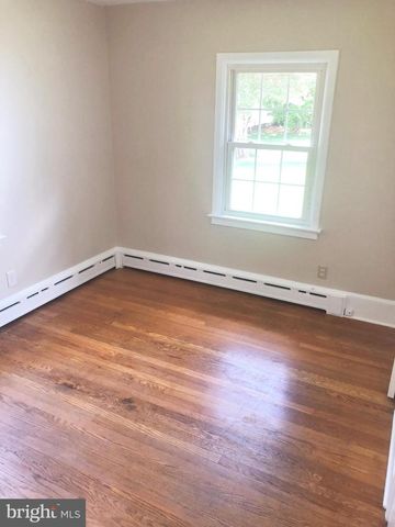 2060 BRIDGE RD, Schwenksville, PA 19473