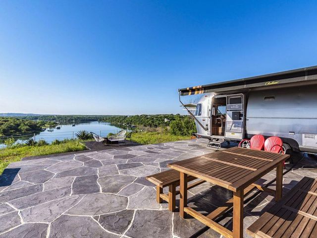 25625 Pedernales Point DR, Spicewood, TX 78669
