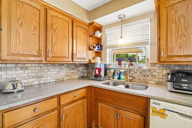 26347 Midway Street, Dearborn Heights, MI 48127