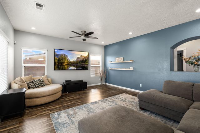 9770 Summer Shower Place NW, Albuquerque, NM 87120