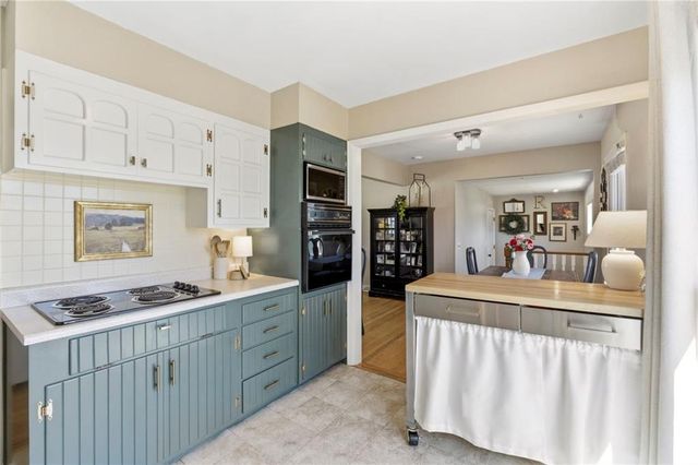 9237 Hemlock Street, Overland Park, KS 66212