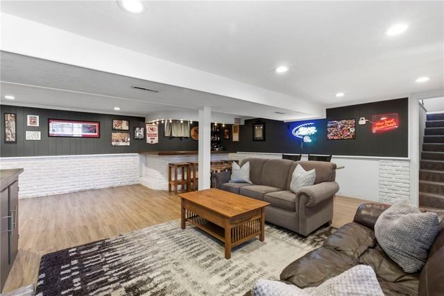 9237 Hemlock Street, Overland Park, KS 66212