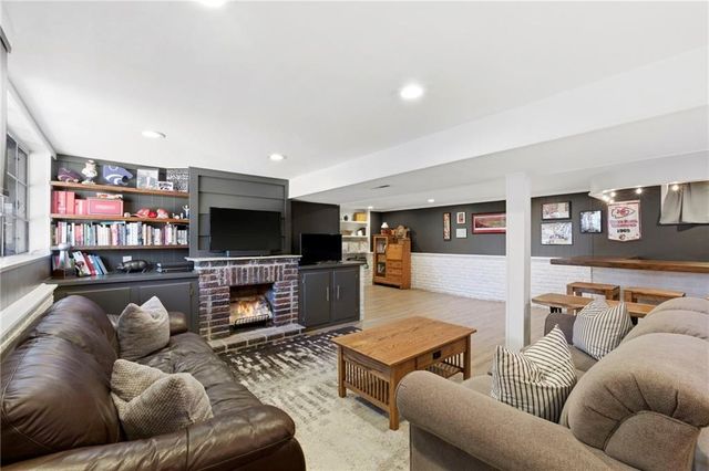 9237 Hemlock Street, Overland Park, KS 66212