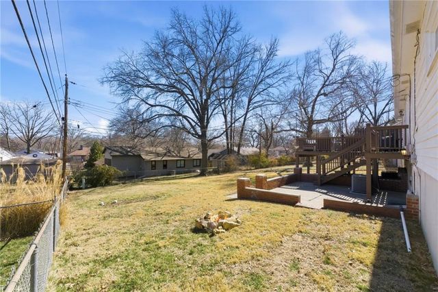 9237 Hemlock Street, Overland Park, KS 66212