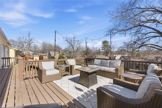 9237 Hemlock Street, Overland Park, KS 66212