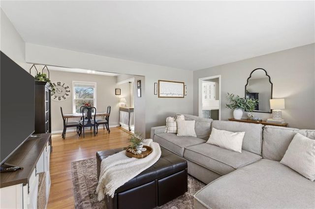 9237 Hemlock Street, Overland Park, KS 66212