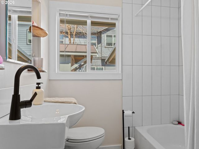 20149 Ne OREGON St, Fairview, OR 97024