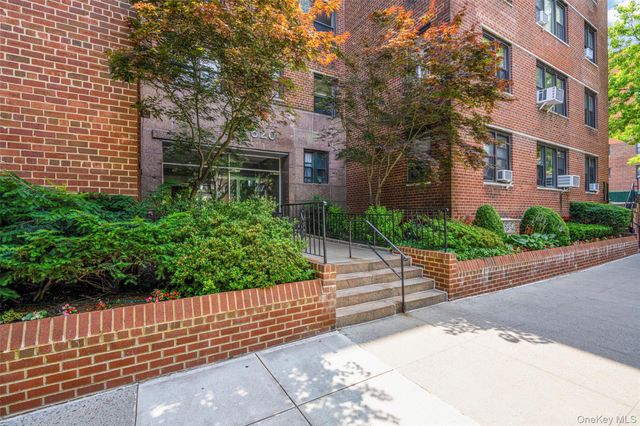 620 W 239th Street 2C, Bronx, NY 10463