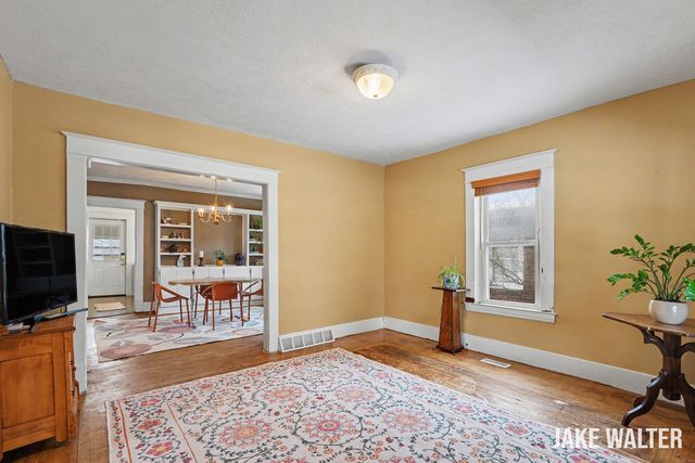 1125 Veto Street NW, Grand Rapids, MI 49504