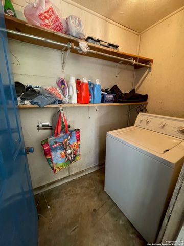 1002 Menchaca, San Antonio, TX 78207