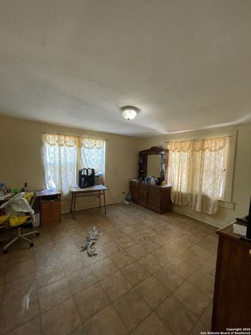 1002 Menchaca, San Antonio, TX 78207