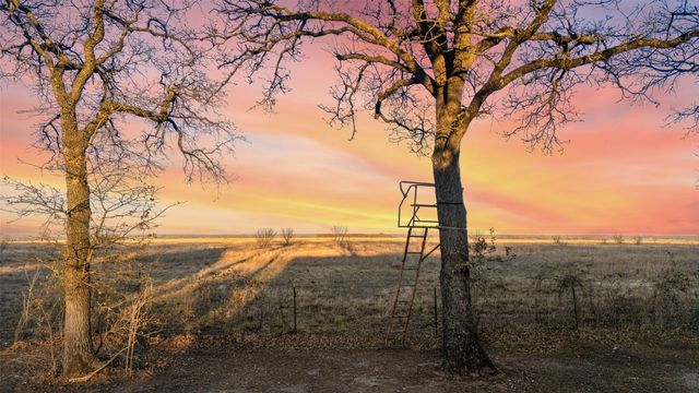 102 County Road 424A, Lorena, TX 76655