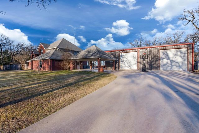 102 County Road 424A, Lorena, TX 76655