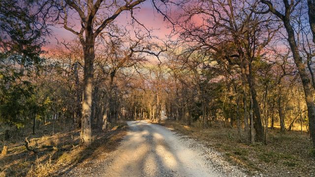 102 County Road 424A, Lorena, TX 76655