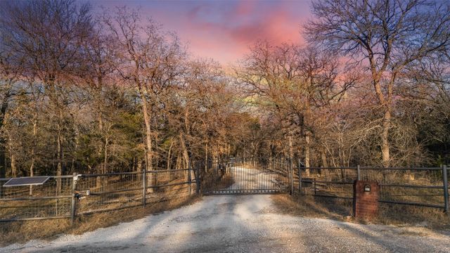 102 County Road 424A, Lorena, TX 76655