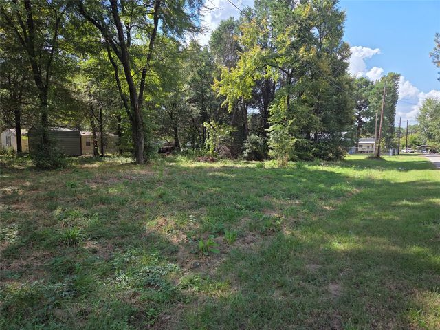 180 Cedar Drive, Streetman, TX 75859