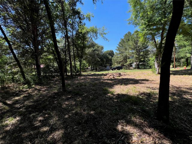 180 Cedar Drive, Streetman, TX 75859