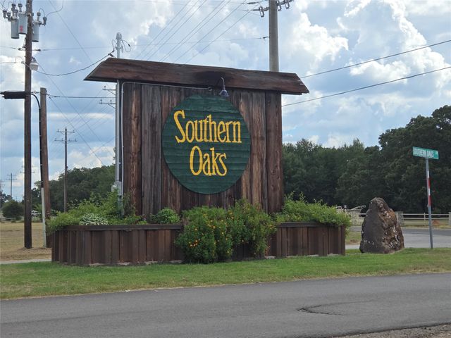 180 Cedar Drive, Streetman, TX 75859