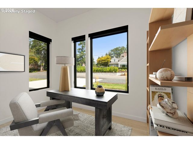 13041 THOMA Rd, Lake Oswego, OR 97034