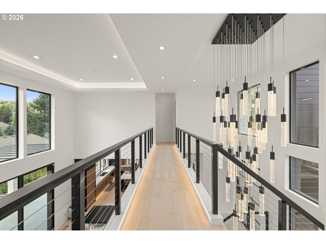 13041 THOMA Rd, Lake Oswego, OR 97034