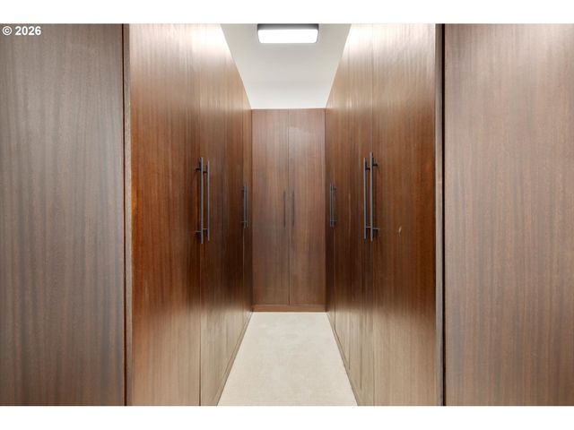 13041 THOMA Rd, Lake Oswego, OR 97034