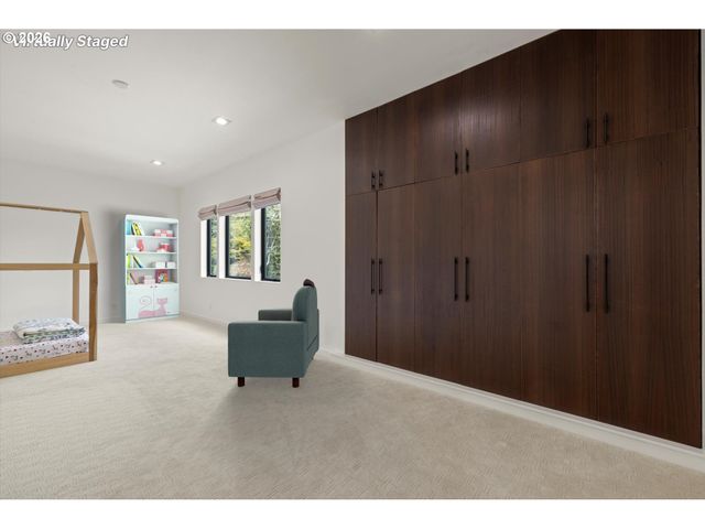 13041 THOMA Rd, Lake Oswego, OR 97034