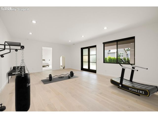 13041 THOMA Rd, Lake Oswego, OR 97034