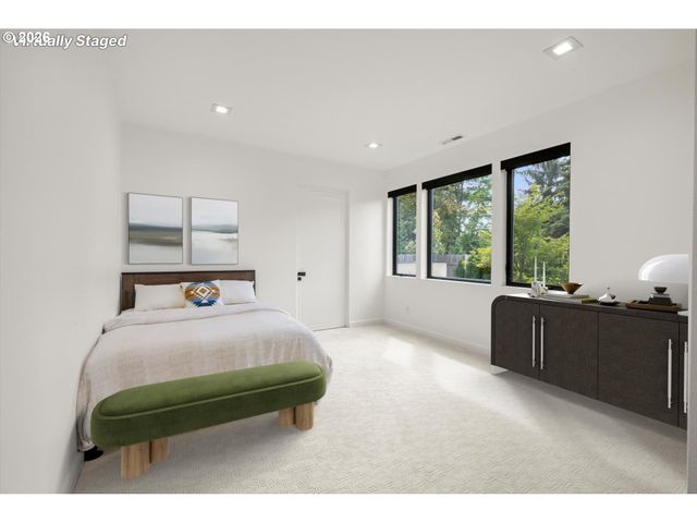 13041 THOMA Rd, Lake Oswego, OR 97034