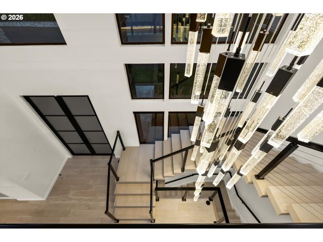 13041 THOMA Rd, Lake Oswego, OR 97034