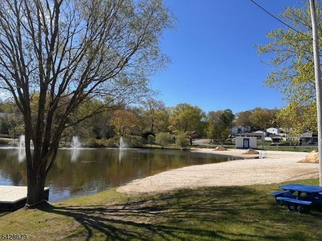 315 Hudson Ave, Hopatcong Boro, NJ 07843