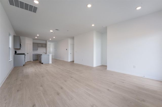 435 Mustang Lake CIR, Buda, TX 78610