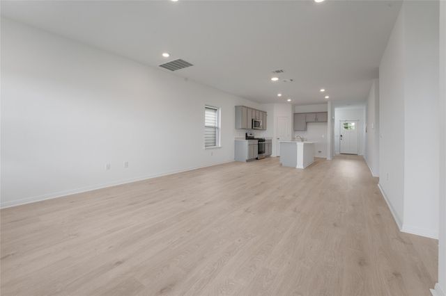 435 Mustang Lake CIR, Buda, TX 78610