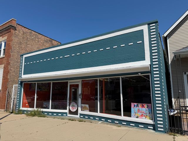 10111 S Ewing Avenue, Chicago, IL 60617