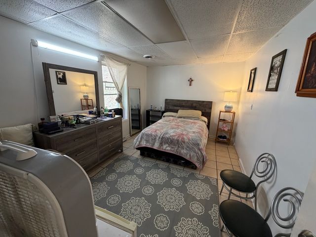 10111 S Ewing Avenue, Chicago, IL 60617