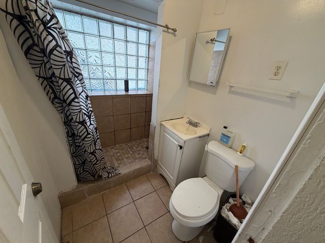10111 S Ewing Avenue, Chicago, IL 60617