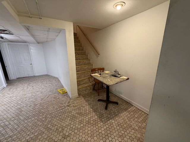 10111 S Ewing Avenue, Chicago, IL 60617