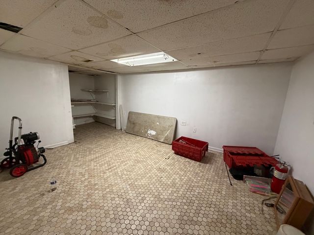 10111 S Ewing Avenue, Chicago, IL 60617