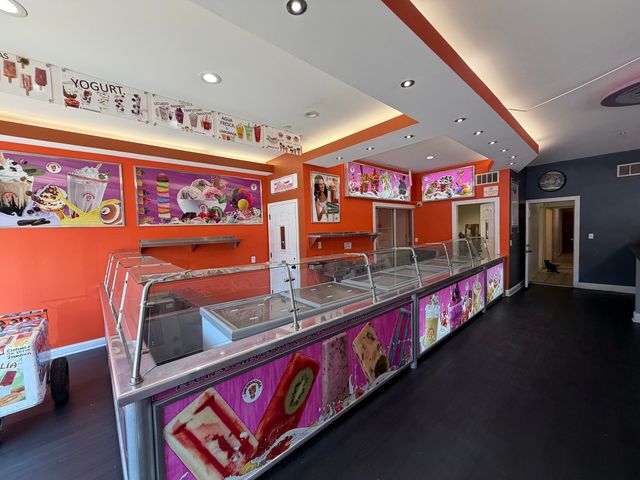 10111 S Ewing Avenue, Chicago, IL 60617