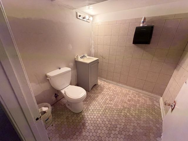 10111 S Ewing Avenue, Chicago, IL 60617